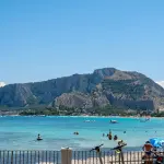 Palermo, ZTL e area pedonale a Mondello dall’8 maggio