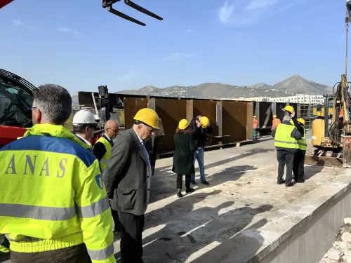 Ponte Corleone, avviato il montaggio della nuova campata: sopralluogo al cantiere del raddoppio